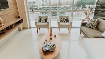 Coin salon dans le hall