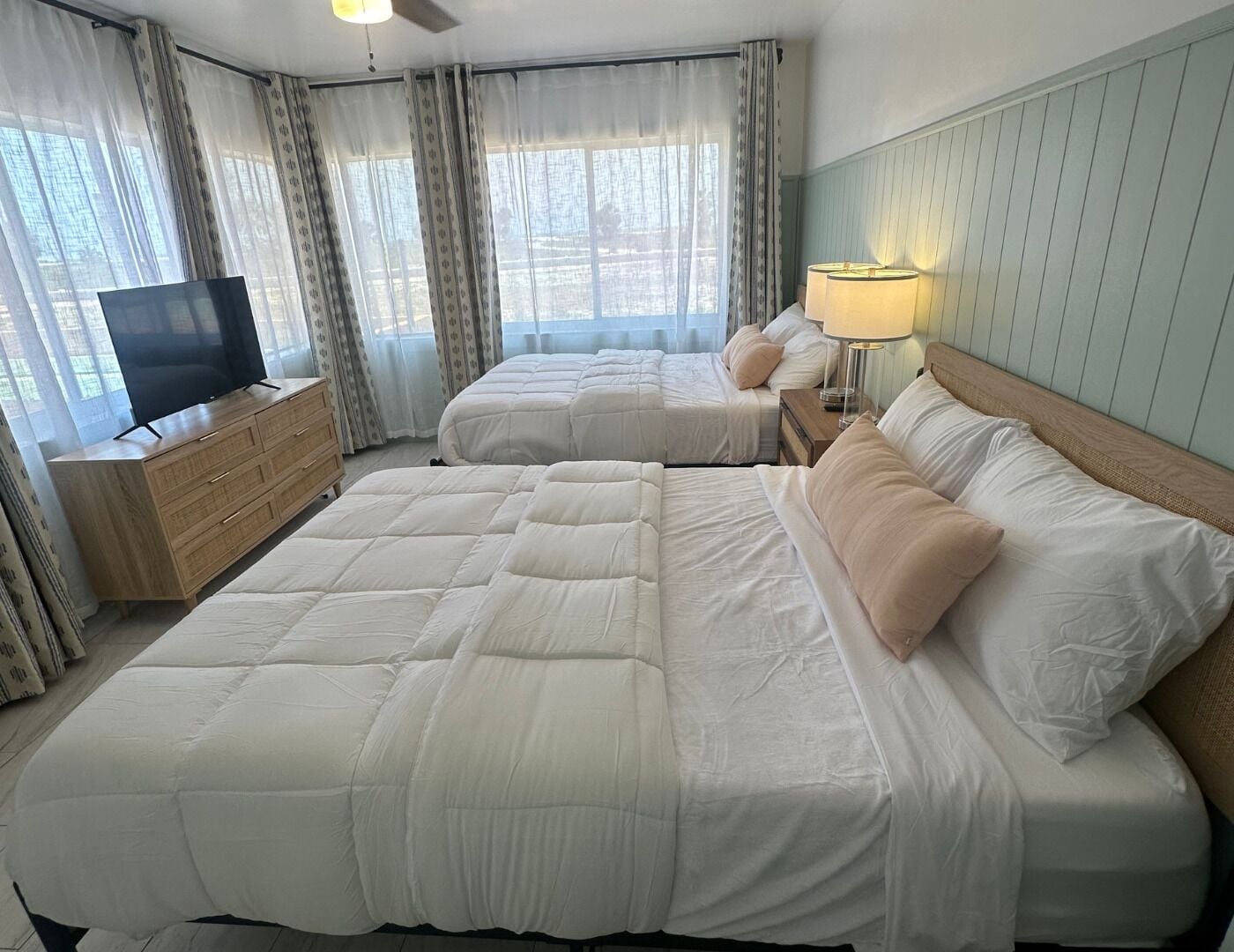 Suite, Multiple Beds, Kitchen, Beach View | Free WiFi
