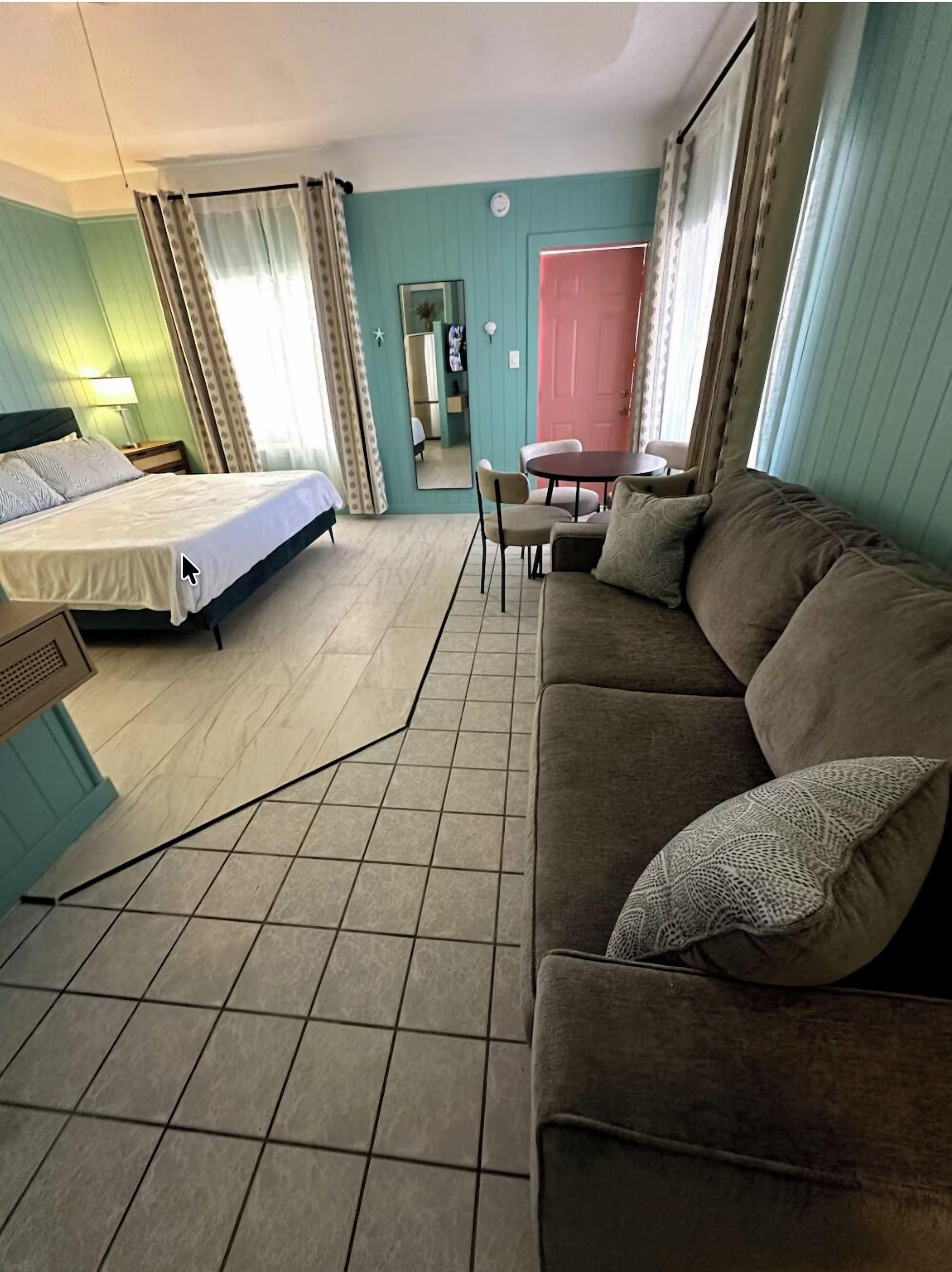 Elite studio, 1 kingsize bed met slaapbank, kitchenette, uitzicht op zwembad | Gratis wifi, beddengoed