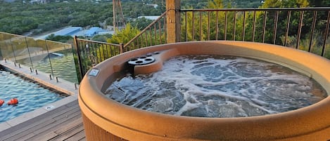 Bain à remous extérieur