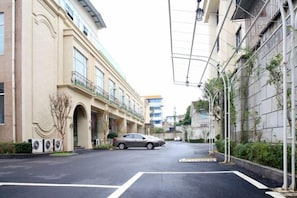 Unclassified image, 4 of 50, button - Yimesi Hotel (Dayi Food Street Store) (Dayi)