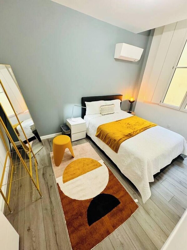 1 chambre, fer et planche à repasser, Wi-Fi gratuit, draps fournis