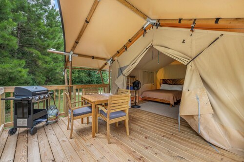 Settle Into a Cozy Lakeside Glamping Escape