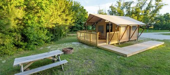 Glamping Escape on Lake Livingston