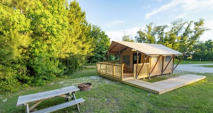 Glamping Escape on Lake Livingston