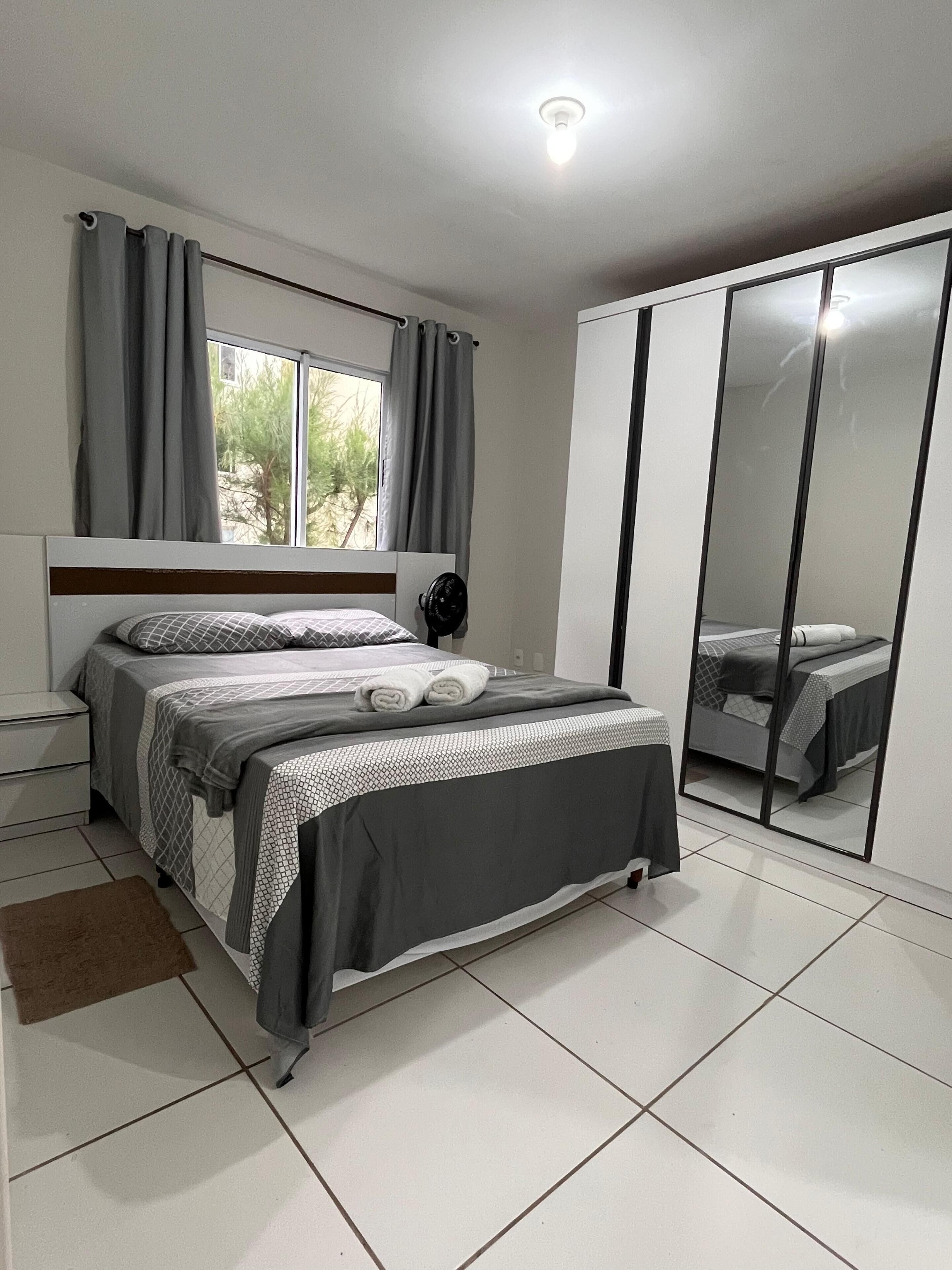 2 quartos, ferros/tábuas de passar roupa, Wi-Fi de cortesia