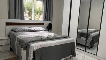 2 quartos, ferros/tábuas de passar roupa, Wi-Fi de cortesia