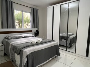 2 Schlafzimmer, Bügeleisen/Bügelbrett, kostenloses WLAN, Bettwäsche