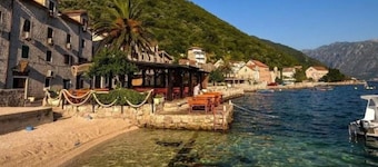 Charming Seaside Escape in Kotor - One Bedroom Apartment with Garden 3