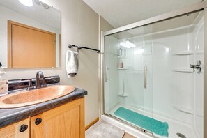 Hair dryer, towels