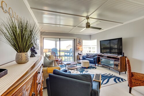 Beach Access: Ocean-View Condo w/ Screened Balcony