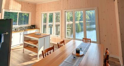 Cozy Off-Grid Lake House Cottage on Lake Wah-Wash-Kesh