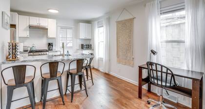 Walkable Dtwn Townhome Near Campus & Palmer Square