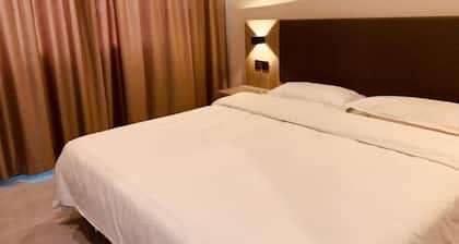 Yiju Hotel (Shijiazhuang Zhonghua North Street Branch)