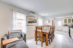 Dining - Walk to Campus & Palmer Square: Dtwn Townhome (Princeton)