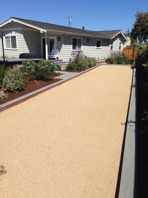 Exterior - Liberty Cottage - Walk to Beach (Santa Cruz)
