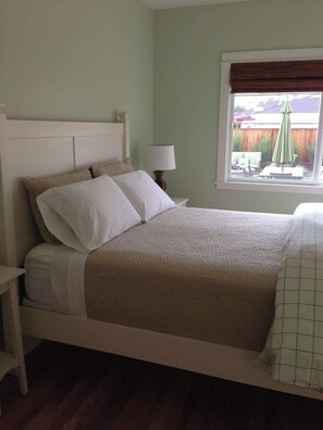 3 habitaciones, tabla de planchar con plancha, wifi y ropa de cama 
