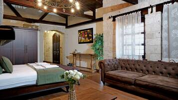 Caja de seguridad en la habitación y decoración personalizada