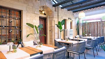 Daily local cuisine breakfast (TRY 700 per person)