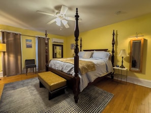 5 bedrooms, iron/ironing board, WiFi, bed sheets