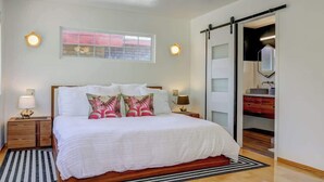 4 slaapkamers, een strijkplank/strijkijzer, wifi, beddengoed