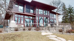 Exterior - Haywards Bay Estate and Guest House on West Lake (Okoboji)