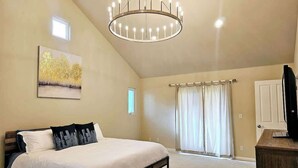 4 bedrooms, iron/ironing board, travel cot, WiFi - Sea-salt and Sunshine (Aptos)