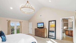 4 bedrooms, iron/ironing board, travel cot, WiFi - Sea-salt and Sunshine (Aptos)