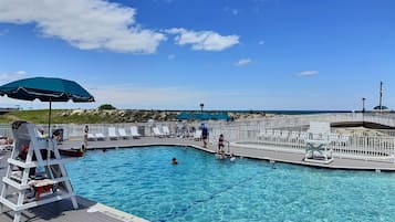 Piscina coperta, piscina all'aperto