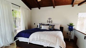 4 bedrooms, WiFi, bed sheets