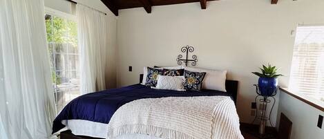 4 bedrooms, WiFi, bed sheets