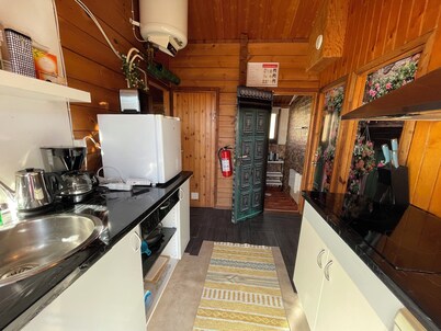 Three Rooms Cottage near Tivedens National Park&Göte kanal