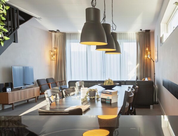 House | Dining - Waterfront Holiday Home With Terrace & Views (Stavoren)