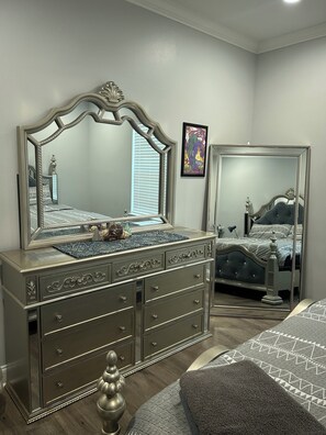 3 Schlafzimmer, Bügeleisen/Bügelbrett, WLAN, Bettwäsche