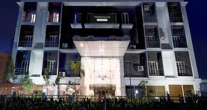 Cosy Castle at Medavakkam Near Jayachandran