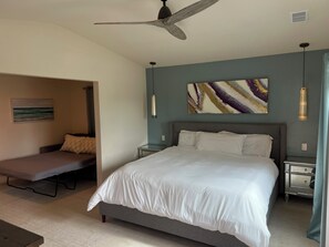 4 bedrooms, iron/ironing board, travel cot, WiFi - Brand NEW! Luxury Oasis In San Diego, Pool/Spa, Sauna, Fire Pit, BBQ, EV Charger (San Diego)