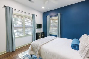 3 Schlafzimmer, Schreibtisch, Bügeleisen/Bügelbrett, WLAN