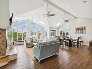 Téléviseur, lecteur de DVD