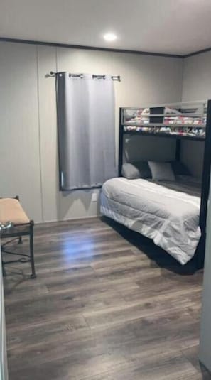 3 bedrooms, free WiFi, bed sheets