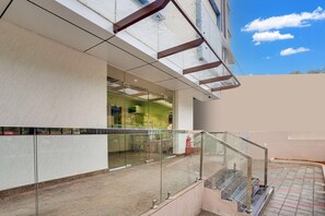 House | Reception - Elite Stays Near Prestige Shanti Niketan (Bengaluru)