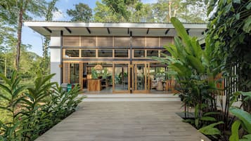 Fachada da propriedade