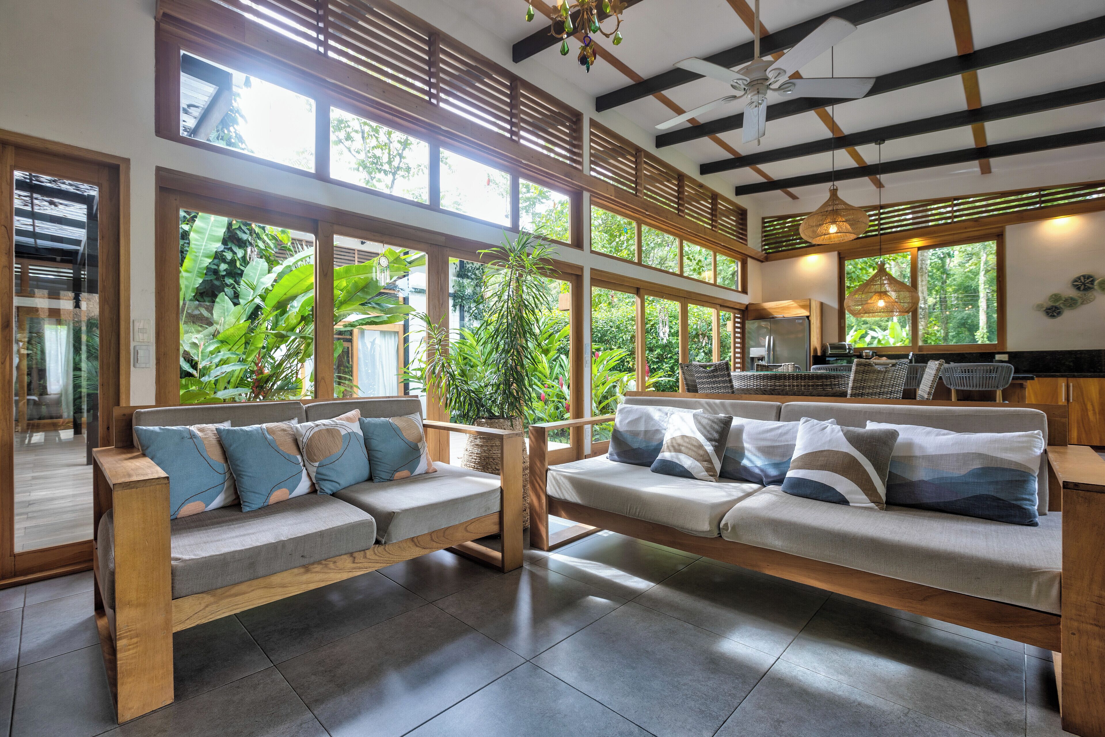 Vila, 5 quartos, piscina particular, vista para o jardim | Área de estar