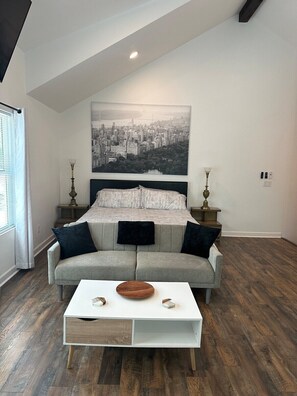 Leilighet, privat bad, hageutsikt (The Loft)