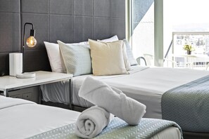 1 bedroom, in-room safe, free WiFi, bed sheets - Lovely Standard Twin Unit at Legends Hotel- Q Stay (Surfers Paradise)