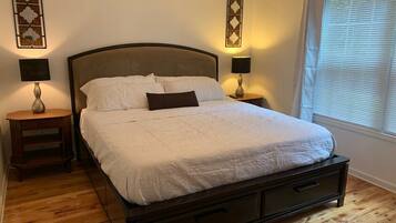 Hus, privat bad, hageutsikt (Travel Often House) | 4 soverom