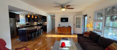 House, Private Bathroom, Garden View (Travel Often House) | Lounge