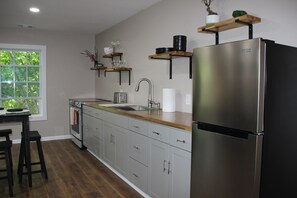 Mikrobølgeovn, ovn og kokeplater