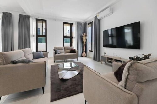 Adinkra Suites at Montgomery Golf