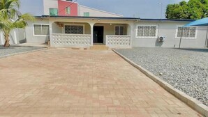 Property grounds - Spintex - Home Away from Home-Suite Sylvia (Accra)