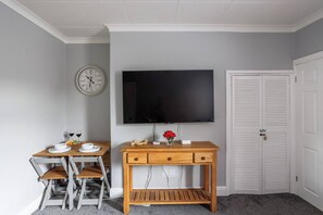 Apartment, 2 Schlafzimmer, Gartenblick | Zimmerausstattung
